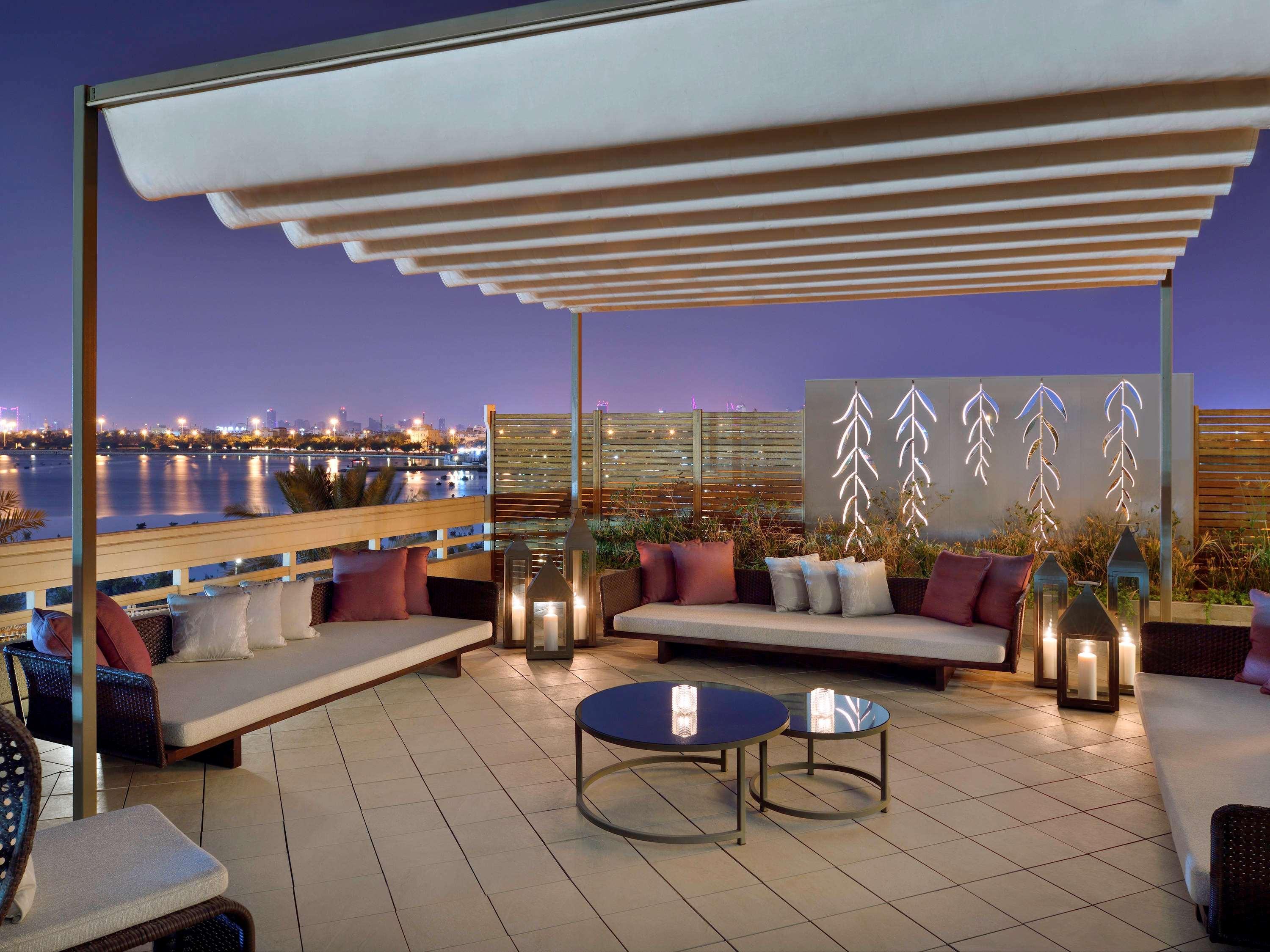 Moevenpick Hotel Bahrain Al Al Muharraq Exterior foto The View
